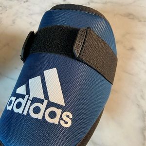 Adidas elbow/knee guard adjustable